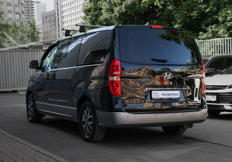 Подержанный автомобиль Hyundai H-1 2018 года (6 фото)