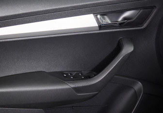 Подержанный автомобиль Skoda Karoq 2021 года (16 фото)