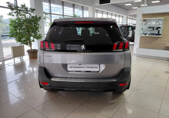 Подержанный автомобиль Peugeot 5008 Suv 2018 года (6 фото)
