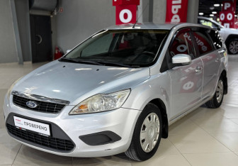 Подержанный автомобиль Ford Focus Wagon 2011 года (7 фото)