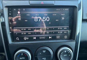 Подержанный автомобиль Mazda CX-7 2011 года (13 фото)