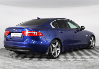 Подержанный автомобиль Jaguar XE 2016 года (5 фото)