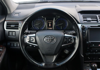 Подержанный автомобиль Toyota Camry Sedan 2016 года (14 фото)