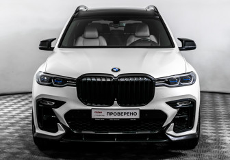 Подержанный автомобиль BMW X7 2020 года (2 фото)