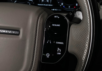 Подержанный автомобиль Land Rover Range Rover Velar 2018 года (17 фото)