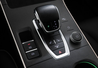 Подержанный автомобиль Omoda C5 2023 года (16 фото)