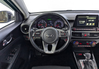 Подержанный автомобиль Kia Cerato Sedan 2019 года (21 фото)