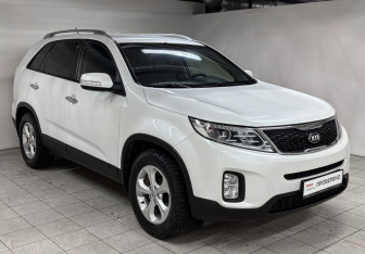 Подержанный автомобиль Kia Sorento 2014 года (3 фото)
