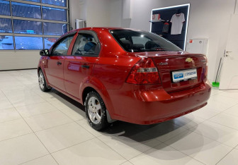 Подержанный автомобиль Chevrolet Aveo Sedan 2008 года (6 фото)