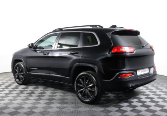 Подержанный автомобиль Jeep Cherokee 2014 года (7 фото)