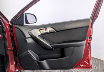 Подержанный автомобиль Kia Cerato Sedan 2010 года (24 фото)