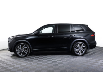 Подержанный автомобиль Geely Monjaro 2023 года (8 фото)