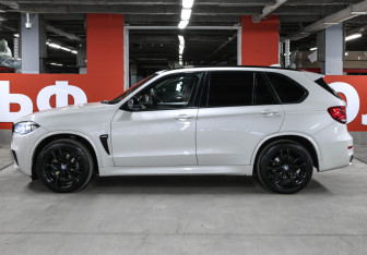 Подержанный автомобиль BMW X5 2017 года (8 фото)