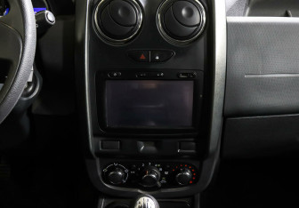 Подержанный автомобиль Renault Duster 2018 года (11 фото)