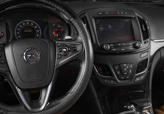 Подержанный автомобиль Opel Insignia Wagon 2014 года (17 фото)