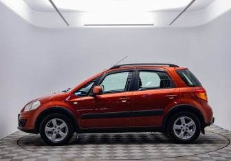 Подержанный автомобиль Suzuki SX4 Hatchback 2010 года (8 фото)