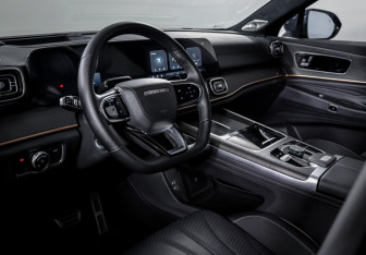 Подержанный автомобиль Jaecoo J8 2024 года (14 фото)