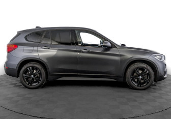 Подержанный автомобиль BMW X1 2019 года (4 фото)