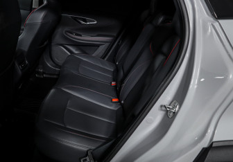 Подержанный автомобиль Changan UNI-T 2023 года (10 фото)