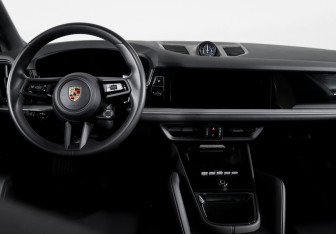 Подержанный автомобиль Porsche Cayenne 2024 года (12 фото)