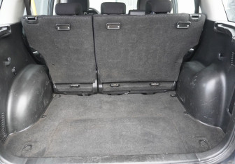 Подержанный автомобиль Suzuki Grand Vitara 2006 года (9 фото)
