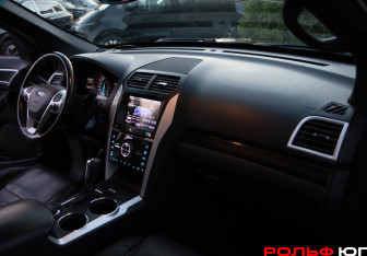 Подержанный автомобиль Ford Explorer 2013 года (7 фото)