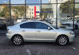Подержанный автомобиль Mazda 3 Sedan 2008 года (4 фото)