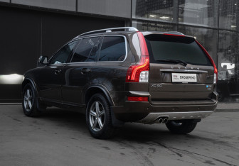 Подержанный автомобиль Volvo XC90 2014 года (7 фото)