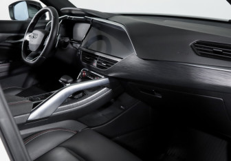 Подержанный автомобиль Geely Tugella 2022 года (9 фото)