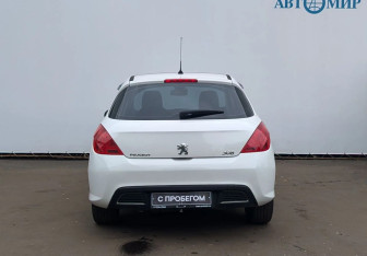 Подержанный автомобиль Peugeot 308 Hatchback 2010 года (6 фото)