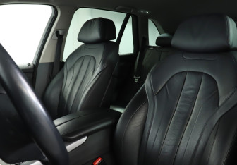 Подержанный автомобиль BMW X5 2014 года (17 фото)