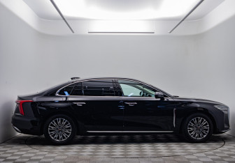 Подержанный автомобиль Hongqi H5 2024 года (4 фото)