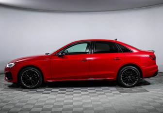 Подержанный автомобиль Audi A4 Sedan 2020 года (8 фото)