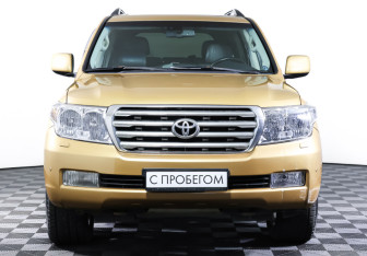 Подержанный автомобиль Toyota Land Cruiser Suv 2008 года (2 фото)