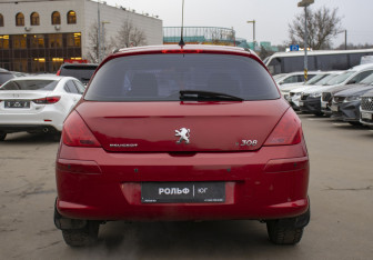 Подержанный автомобиль Peugeot 308 Hatchback 2009 года (6 фото)