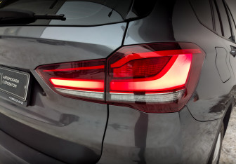 Подержанный автомобиль BMW X1 2020 года (28 фото)