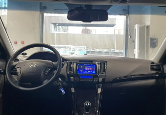 Подержанный автомобиль Hyundai Sonata 2008 года (11 фото)