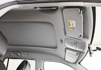 Подержанный автомобиль Москвич 3е 2023 года (23 фото)