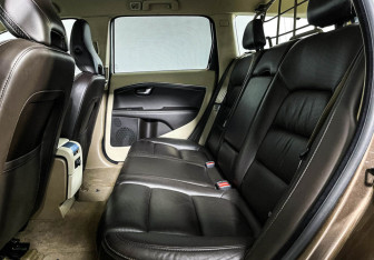 Подержанный автомобиль Volvo XC70 2013 года (10 фото)