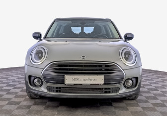 Подержанный автомобиль MINI Clubman Wagon 2021 года (2 фото)