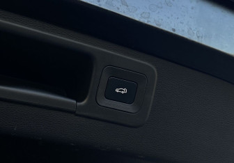 Подержанный автомобиль GAC GS8 2023 года (11 фото)