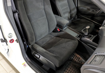 Подержанный автомобиль Honda Civic Sedan 2010 года (11 фото)