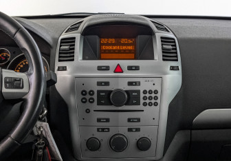 Подержанный автомобиль Opel Zafira Compactvan 2012 года (17 фото)