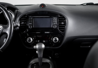 Подержанный автомобиль Nissan Juke 2014 года (13 фото)