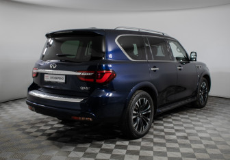 Подержанный автомобиль Infiniti QX80 2018 года (5 фото)