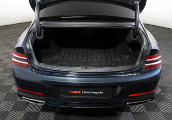 Подержанный автомобиль Genesis G80 2021 года (9 фото)