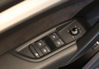 Подержанный автомобиль Audi Q5 2017 года (21 фото)