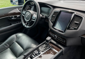 Подержанный автомобиль Volvo XC90 2018 года (9 фото)