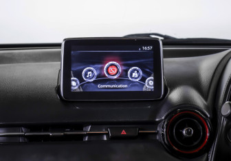 Подержанный автомобиль Mazda CX-3 2015 года (13 фото)