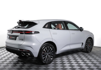 Подержанный автомобиль Changan UNI-K 2024 года (5 фото)